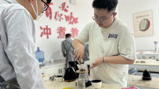 春花茶咖活动奏响春日乐章AG真人app云南保山：(图4)