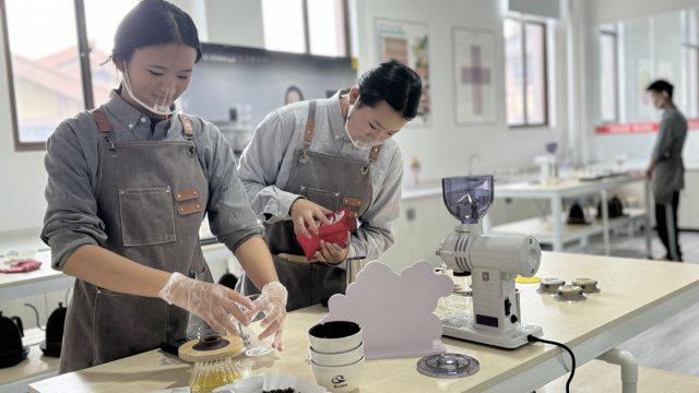 春花茶咖活动奏响春日乐章AG真人app云南保山：(图7)